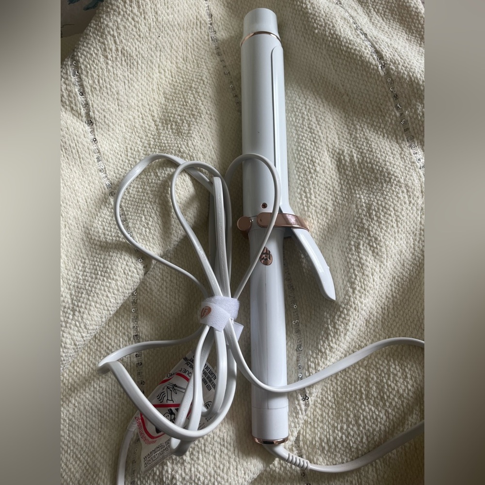 T3 White Curling Iron with Rose Gold Accents - Picture 2 of 5